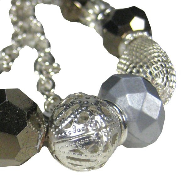 Necklace Silvertone Strand Plastic Beaded 21 inch Jewelry Adjustable Goldtone - Picture 1 of 7